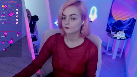 Snapshot of red_bestie_ chatting on February 25, 5:30 pm Bestie online show from February 25, 5:30 pm