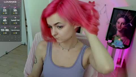 Snapshot of red_bestie_ chatting on February 3, 1:19 pm Bestie online show from February 3, 1:19 pm
