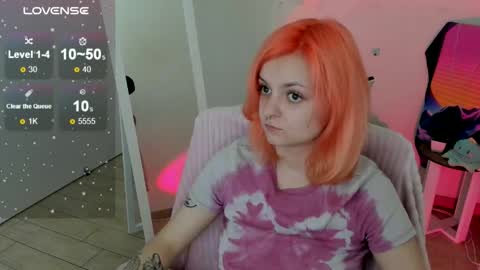 Snapshot of red_bestie_ chatting on September 25, 12:34 pm Bestie online show from September 25, 12:34 pm
