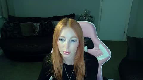 Snapshot of red_firesquirt chatting on September 25, 8:49 pm Red - online show from September 25, 8:49 pm