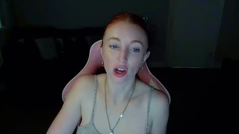 Snapshot of red_firesquirt chatting on January 7, 2:19 pm Red - online show from January 7, 2:19 pm