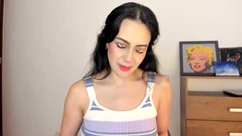 red_flower203 online show from December 17, 7:20 pm