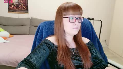 Lisa online show from April 18, 7:07 pm