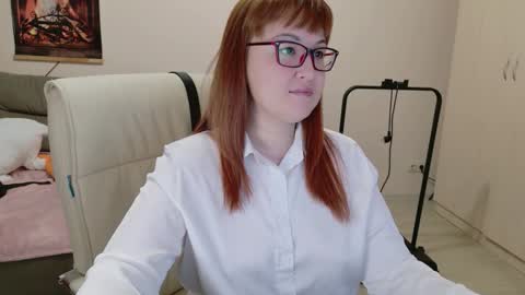 Lisa online show from October 18, 2:43 pm