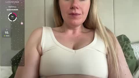 Snapshot of red_head_rosie_69 chatting on March 10, 11:12 am Rosie online show from March 10, 11:12 am