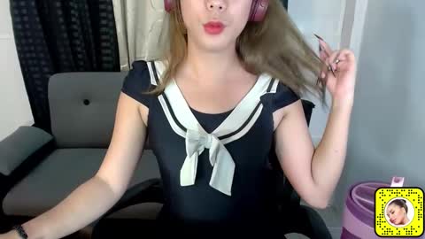 red_kitsune69 online show from March 12, 10:05 am