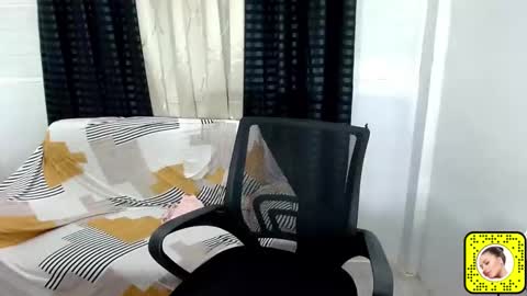 red_kitsune69 online show from March 8, 12:30 pm