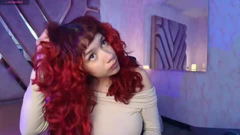 red_pandaa online show from April 8, 3:42 am