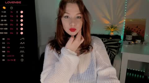 Snapshot of red_passsion chatting on December 26, 5:40 pm Mia online show from December 26, 5:40 pm