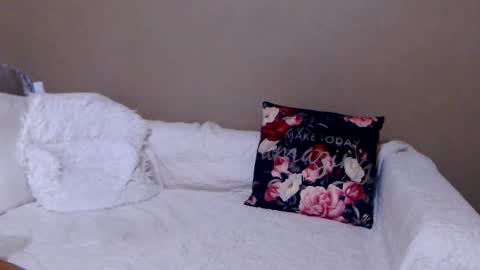 izabell online show from September 11, 3:57 pm