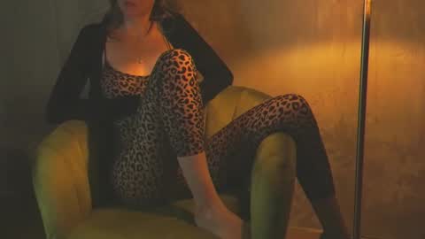 Snapshot of redsparrow__ chatting on September 14, 7:48 pm Red online show from September 14, 7:48 pm