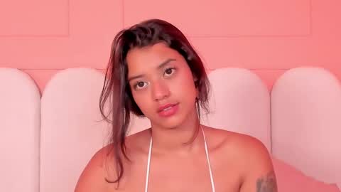 Snapshot of regina_noctixx chatting on March 10, 10:07 am Regina online show from March 10, 10:07 am