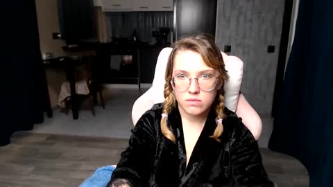 Regina online show from September 21, 1:42 am