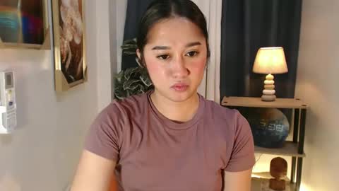 regine online show from March 4, 4:37 pm