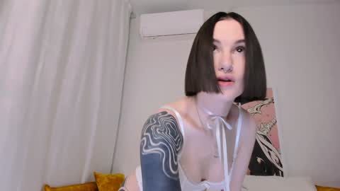 Roxy online show from December 31, 1:19 pm