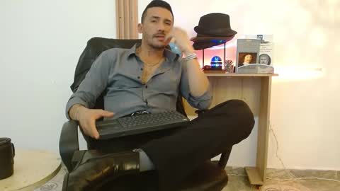   REIKO  online show from November 8, 8:12 pm