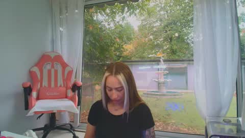 Snapshot of reina_cummings chatting on October 2, 6:56 am reina cummings online show from October 2, 6:56 am