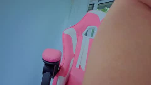 Snapshot of reina_cummings chatting on September 25, 6:09 am reina cummings online show from September 25, 6:09 am