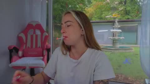 Snapshot of reina_cummings chatting on September 30, 6:24 am reina cummings online show from September 30, 6:24 am