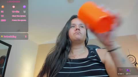 reina_loren online show from September 18, 10:58 pm