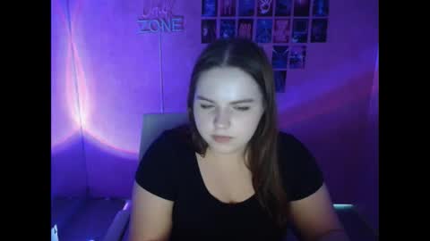 Reina online show from March 27, 7:04 pm