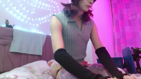 reiv_femboy online show from September 13, 2:25 am