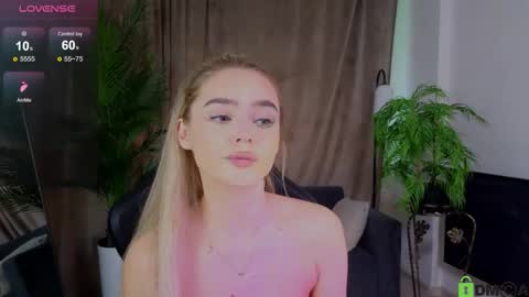 Snapshot of relax_time_ chatting on September 17, 3:37 pm Anna online show from September 17, 3:37 pm