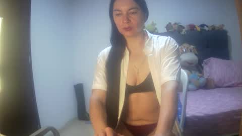 Snapshot of renata_hot1 chatting on October 11, 1:32 am renata_hot1 online show from October 11, 1:32 am