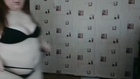 renataoia online show from November 17, 12:41 pm