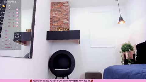 Snapshot of renataruiz_rr chatting on March 1, 3:16 pm online show from March 1, 3:16 pm