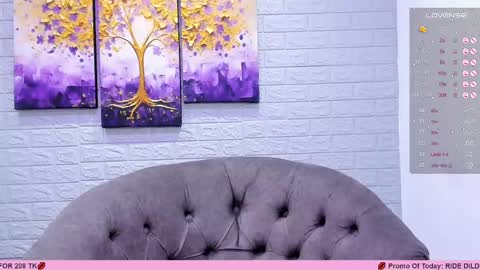 Snapshot of renataruiz_rr chatting on March 6, 3:13 pm online show from March 6, 3:13 pm