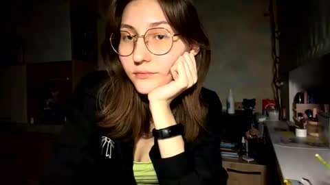 Mia online show from February 14, 4:21 pm