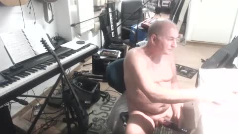 renefr online show from December 3, 11:18 pm