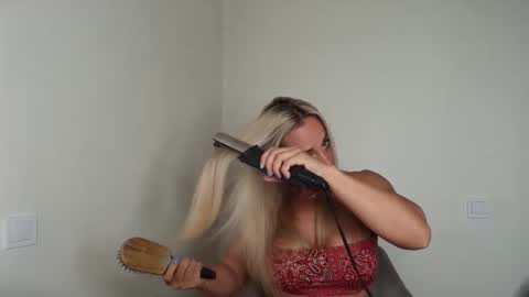 Snapshot of renigendur chatting on September 26, 1:08 pm ReniGendur online show from September 26, 1:08 pm