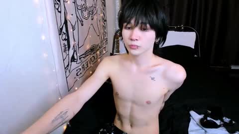 Snapshot of rennuts chatting on January 6, 4:34 pm rennuts online show from January 6, 4:34 pm