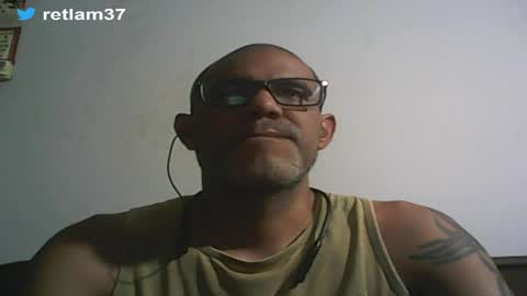 Snapshot of retlam37 chatting on February 4, 6:36 am Walter online show from February 4, 6:36 am