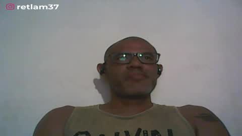 Snapshot of retlam37 chatting on March 5, 4:02 am Walter online show from March 5, 4:02 am