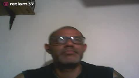 Snapshot of retlam37 chatting on February 13, 9:09 am Walter online show from February 13, 9:09 am