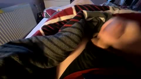 Snapshot of revilo1165 chatting on February 27, 6:35 am revilo1165 online show from February 27, 6:35 am