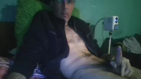 reyes_albert2006 online show from February 16, 11:08 am