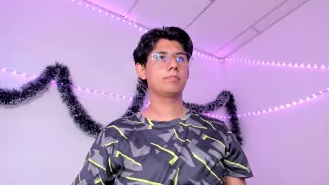 reylatino24 online show from January 9, 11:43 pm