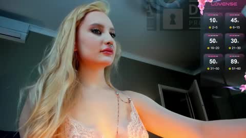 Ria Woods online show from October 22, 8:32 pm