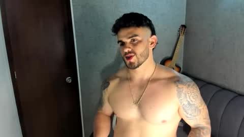 ricardogonzalez666 online show from September 19, 11:41 pm