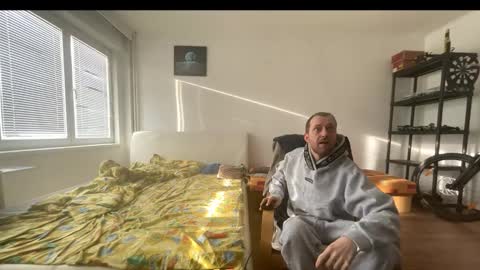 Snapshot of ricciardio chatting on October 5, 6:33 am ricciardio online show from October 5, 6:33 am