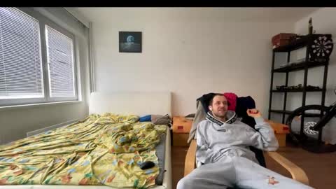 Snapshot of ricciardio chatting on October 9, 8:20 am ricciardio online show from October 9, 8:20 am