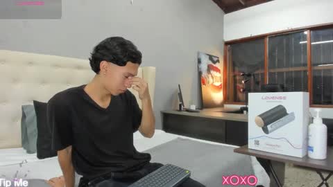 Snapshot of ricky_backus chatting on February 24, 11:21 am Ricky Backus online show from February 24, 11:21 am