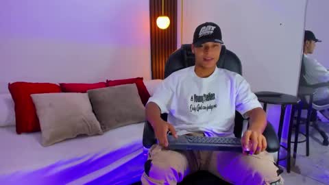 Snapshot of ricky_owens1 chatting on February 22, 8:20 pm Ricky online show from February 22, 8:20 pm