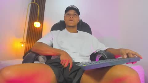 Snapshot of ricky_owens1 chatting on February 10, 9:36 pm Ricky online show from February 10, 9:36 pm