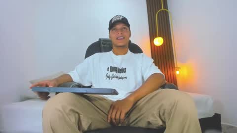 Snapshot of ricky_owens1 chatting on February 25, 7:06 pm Ricky online show from February 25, 7:06 pm