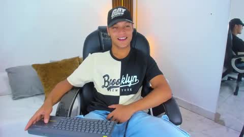 Snapshot of ricky_owens1 chatting on February 24, 7:52 pm Ricky online show from February 24, 7:52 pm